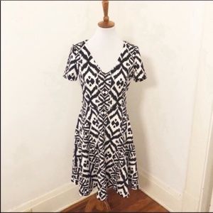 Badgley Mischka black print fit flare dress 6